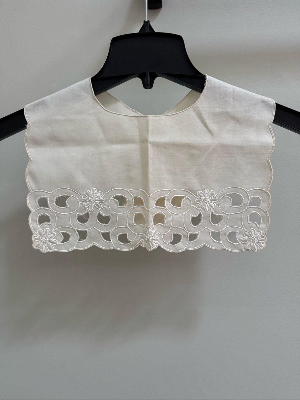 Vintage Cream Cutout Detachable Collar Bib Embroidered Lace